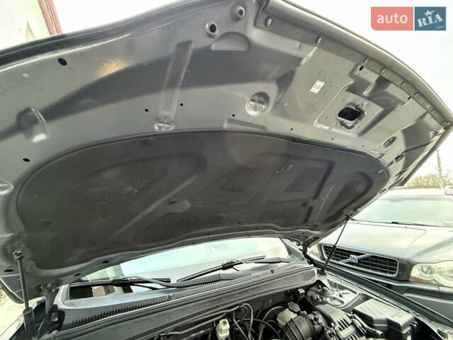 Серый Хендай Санта Фе, объемом двигателя 2.2 л и пробегом 209 тыс. км за 13999 $, фото 2 на Automoto.ua