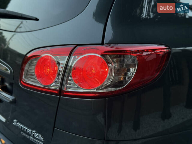 Сірий Хендай Санта Фе, об'ємом двигуна 2.2 л та пробігом 233 тис. км за 13500 $, фото 6 на Automoto.ua