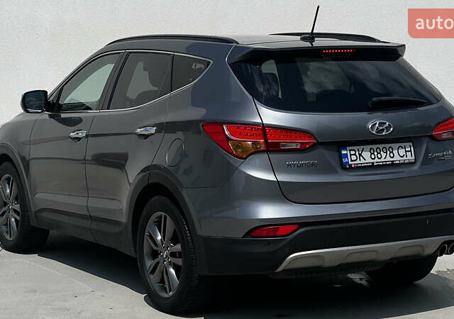 Серый Хендай Санта Фе, объемом двигателя 2.2 л и пробегом 213 тыс. км за 18490 $, фото 5 на Automoto.ua