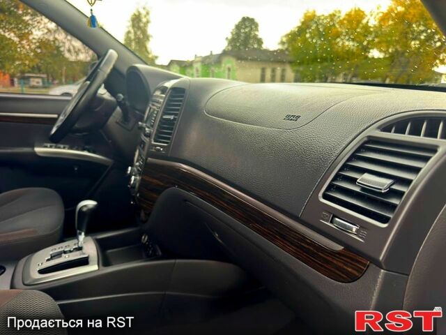 Хендай Санта Фе 2012 в Ахтырке на Automoto.ua Серый Хендай Санта Фе, объемом двигателя 2 л и пробегом 190 тыс. км за 11980 $, фото 5 на Automoto.ua