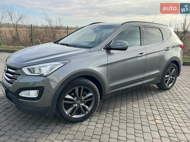 Сірий Хендай Санта Фе, об'ємом двигуна 2.2 л та пробігом 282 тис. км за 15900 $, фото 3 на Automoto.ua
