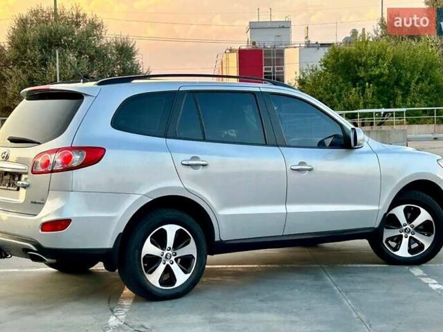 Сірий Хендай Санта Фе, об'ємом двигуна 2.2 л та пробігом 269 тис. км за 13900 $, фото 14 на Automoto.ua