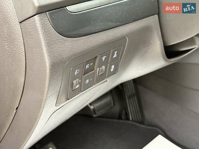 Серый Хендай Санта Фе, объемом двигателя 2.2 л и пробегом 209 тыс. км за 13999 $, фото 78 на Automoto.ua