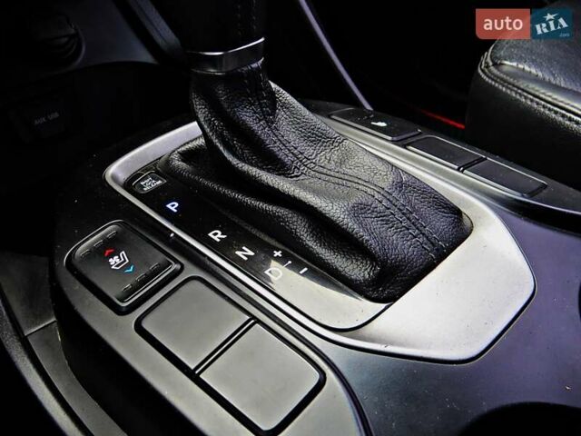 Хендай Санта Фе 2012 в Черкассах на Automoto.ua Серый Хендай Санта Фе, объемом двигателя 2 л и пробегом 335 тыс. км за 13900 $, фото 14 на Automoto.ua