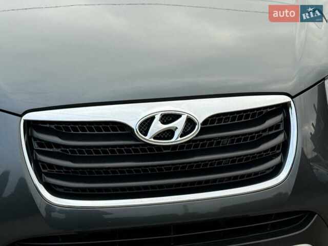 Серый Хендай Санта Фе, объемом двигателя 2.2 л и пробегом 209 тыс. км за 13999 $, фото 32 на Automoto.ua