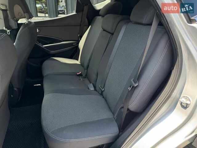 Хендай Санта Фе 2012 в Каменце-Подольском на Automoto.ua Серый Хендай Санта Фе, объемом двигателя 2.36 л и пробегом 192 тыс. км за 12500 $, фото 4 на Automoto.ua