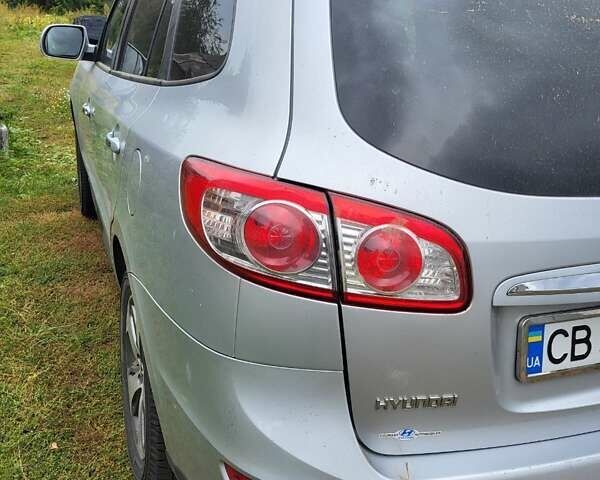 Хендай Санта Фе 2012 в Корюковке на Automoto.ua Серый Хендай Санта Фе, объемом двигателя 2.2 л и пробегом 254 тыс. км за 12500 $, фото 21 на Automoto.ua