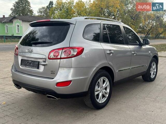 Серый Хендай Санта Фе, объемом двигателя 2 л и пробегом 189 тыс. км за 11980 $, фото 9 на Automoto.ua