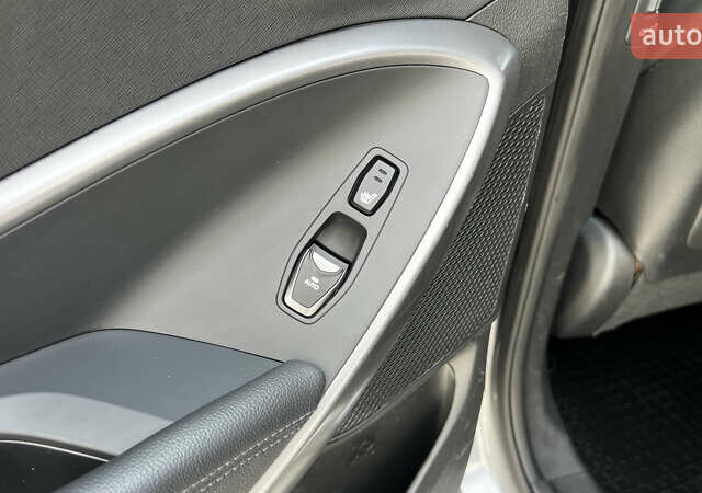 Серый Хендай Санта Фе, объемом двигателя 2.2 л и пробегом 213 тыс. км за 18490 $, фото 30 на Automoto.ua