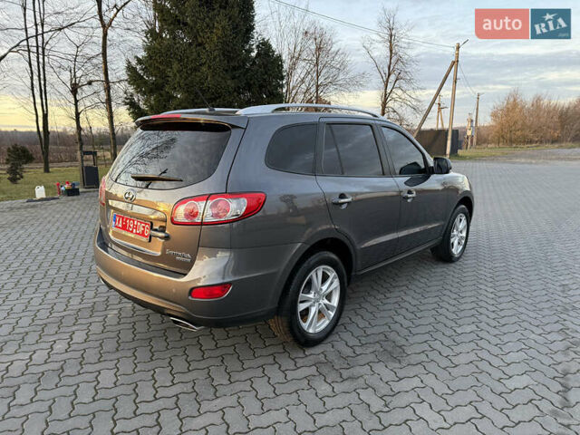 Серый Хендай Санта Фе, объемом двигателя 2 л и пробегом 227 тыс. км за 12900 $, фото 8 на Automoto.ua
