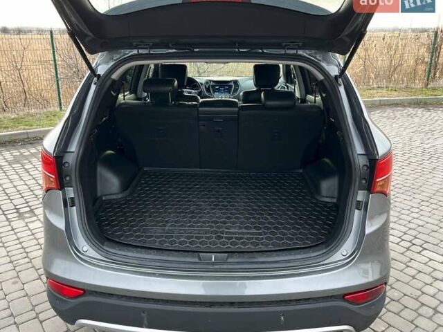 Сірий Хендай Санта Фе, об'ємом двигуна 2.2 л та пробігом 282 тис. км за 15900 $, фото 19 на Automoto.ua