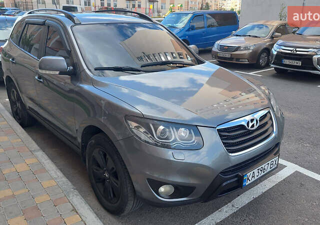 Хендай Санта Фе 2012 в Киеве на Automoto.ua Серый Хендай Санта Фе, объемом двигателя 2.2 л и пробегом 211 тыс. км за 14200 $, фото 4 на Automoto.ua