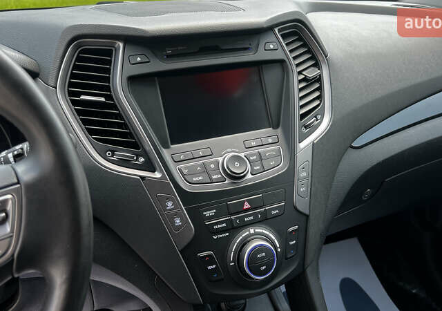 Серый Хендай Санта Фе, объемом двигателя 2.2 л и пробегом 213 тыс. км за 18490 $, фото 16 на Automoto.ua