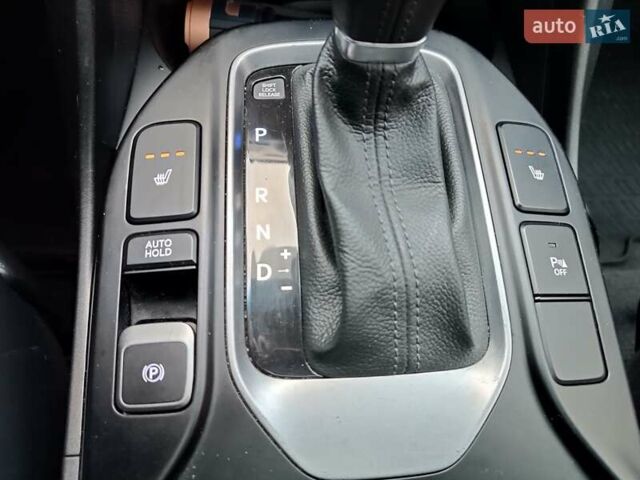 Серый Хендай Санта Фе, объемом двигателя 2.2 л и пробегом 265 тыс. км за 17000 $, фото 26 на Automoto.ua