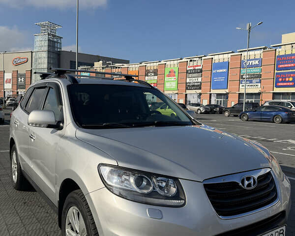 Серый Хендай Санта Фе, объемом двигателя 2.2 л и пробегом 188 тыс. км за 16700 $, фото 13 на Automoto.ua