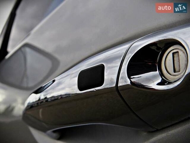 Хендай Санта Фе 2012 в Черкассах на Automoto.ua Серый Хендай Санта Фе, объемом двигателя 2 л и пробегом 335 тыс. км за 13900 $, фото 5 на Automoto.ua