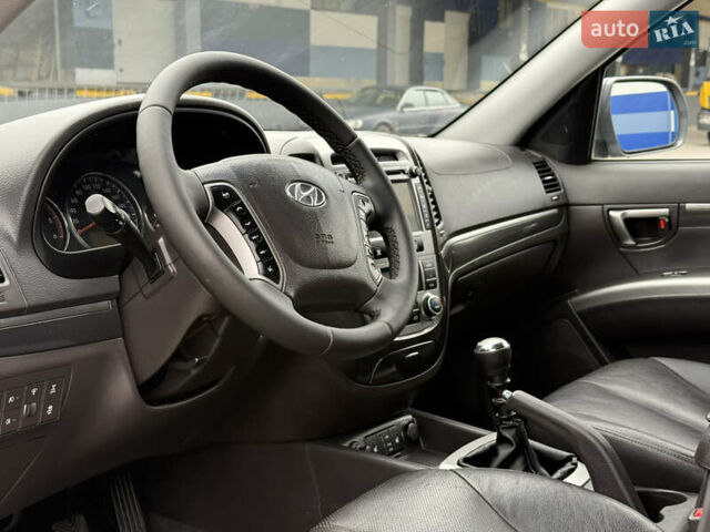 Хендай Санта Фе 2012 в Ровно на Automoto.ua Серый Хендай Санта Фе, объемом двигателя 2.2 л и пробегом 226 тыс. км за 12950 $, фото 30 на Automoto.ua