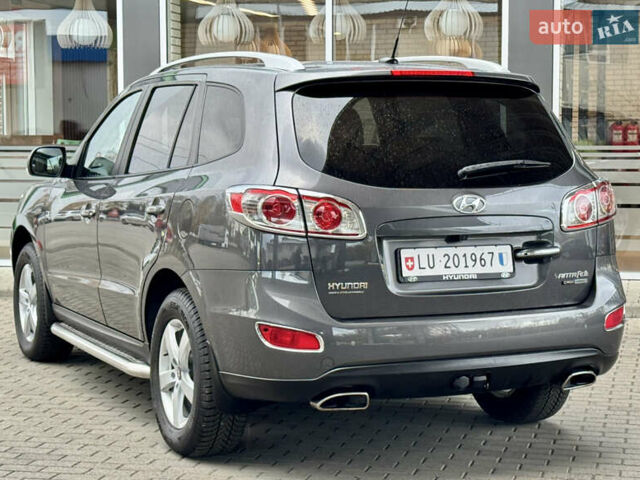 Сірий Хендай Санта Фе, об'ємом двигуна 2.2 л та пробігом 177 тис. км за 13999 $, фото 25 на Automoto.ua