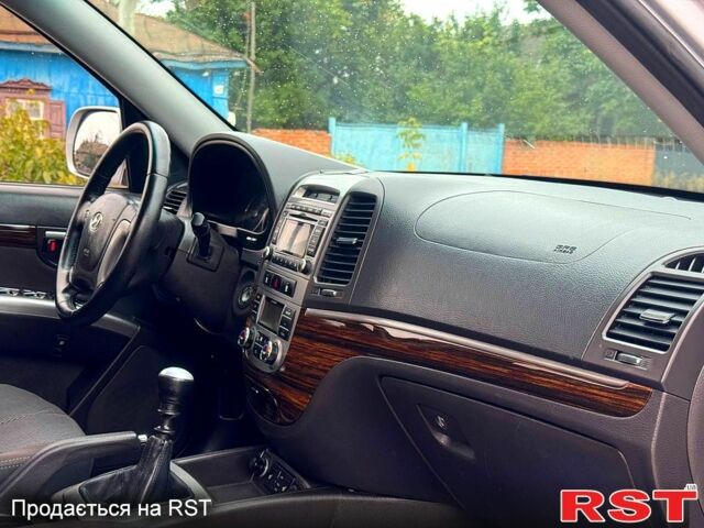 Хендай Санта Фе 2012 в Ахтырке на Automoto.ua Серый Хендай Санта Фе, объемом двигателя 2.4 л и пробегом 142 тыс. км за 11900 $, фото 7 на Automoto.ua