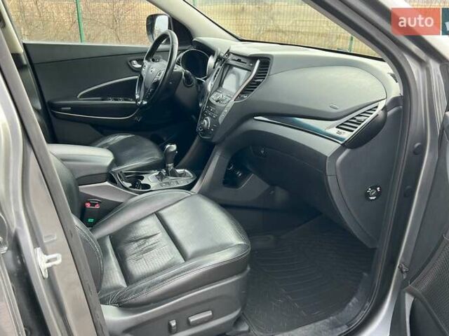 Сірий Хендай Санта Фе, об'ємом двигуна 2.2 л та пробігом 282 тис. км за 15900 $, фото 13 на Automoto.ua