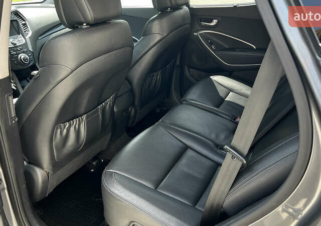 Серый Хендай Санта Фе, объемом двигателя 2.2 л и пробегом 213 тыс. км за 18490 $, фото 28 на Automoto.ua