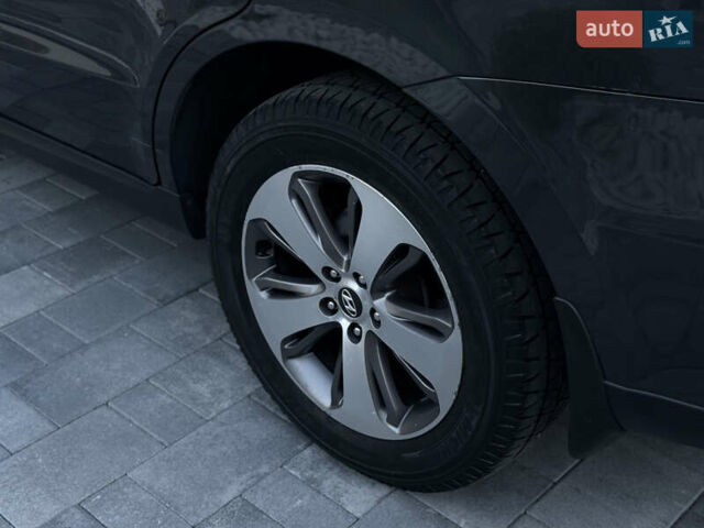 Сірий Хендай Санта Фе, об'ємом двигуна 2.2 л та пробігом 233 тис. км за 13500 $, фото 8 на Automoto.ua