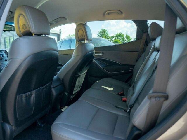 Серый Хендай Санта Фе, объемом двигателя 2.4 л и пробегом 146 тыс. км за 8300 $, фото 9 на Automoto.ua