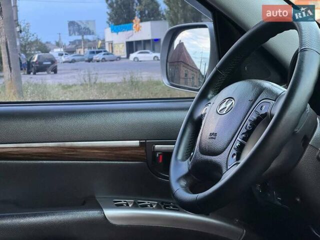 Сірий Хендай Санта Фе, об'ємом двигуна 2.36 л та пробігом 173 тис. км за 11980 $, фото 34 на Automoto.ua