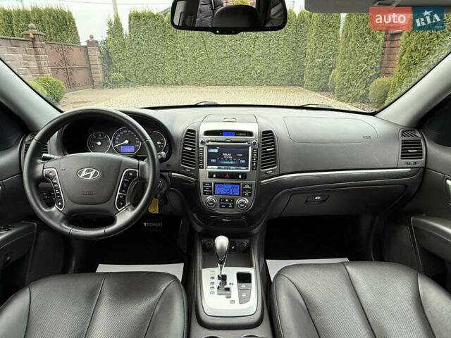 Серый Хендай Санта Фе, объемом двигателя 2.2 л и пробегом 209 тыс. км за 13999 $, фото 46 на Automoto.ua