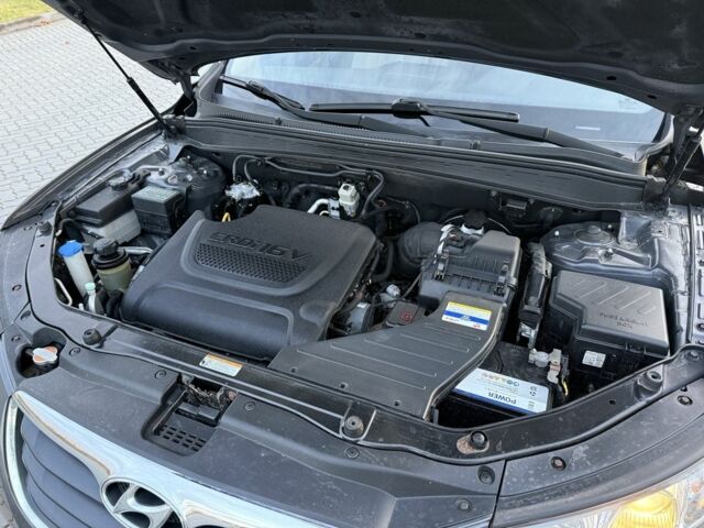 Серый Хендай Санта Фе, объемом двигателя 2 л и пробегом 227 тыс. км за 12900 $, фото 18 на Automoto.ua