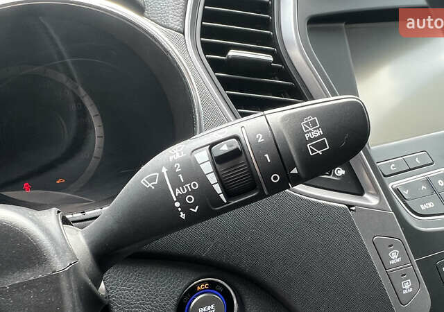 Серый Хендай Санта Фе, объемом двигателя 2.2 л и пробегом 213 тыс. км за 18490 $, фото 21 на Automoto.ua