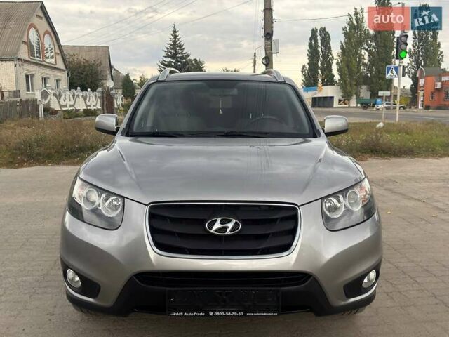 Серый Хендай Санта Фе, объемом двигателя 2 л и пробегом 189 тыс. км за 11980 $, фото 1 на Automoto.ua