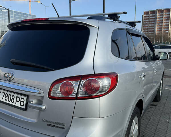 Серый Хендай Санта Фе, объемом двигателя 2.2 л и пробегом 188 тыс. км за 16700 $, фото 10 на Automoto.ua