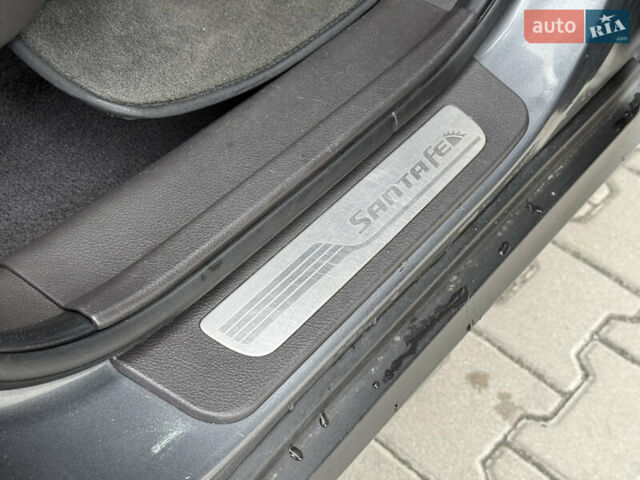 Сірий Хендай Санта Фе, об'ємом двигуна 2.2 л та пробігом 226 тис. км за 12250 $, фото 38 на Automoto.ua