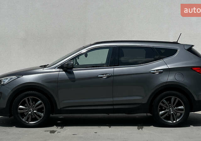 Серый Хендай Санта Фе, объемом двигателя 2.2 л и пробегом 213 тыс. км за 18490 $, фото 6 на Automoto.ua