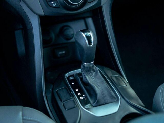 Серый Хендай Санта Фе, объемом двигателя 2.4 л и пробегом 146 тыс. км за 8300 $, фото 11 на Automoto.ua