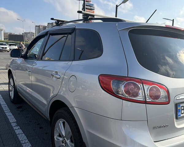 Серый Хендай Санта Фе, объемом двигателя 2.2 л и пробегом 188 тыс. км за 16700 $, фото 11 на Automoto.ua