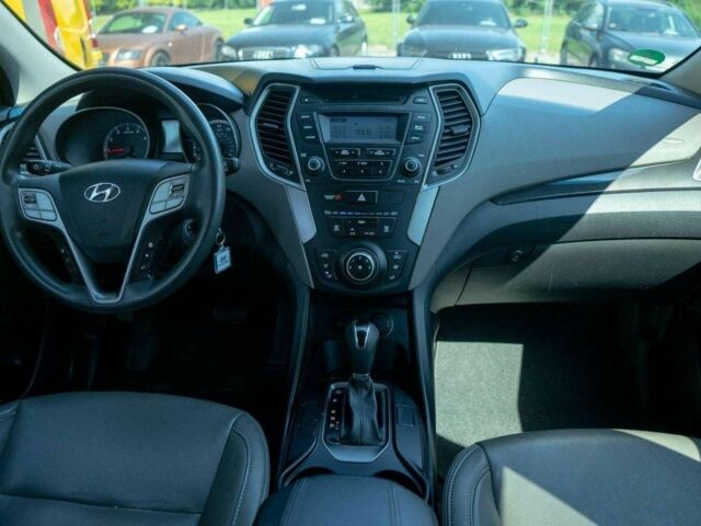 Серый Хендай Санта Фе, объемом двигателя 2.4 л и пробегом 146 тыс. км за 8300 $, фото 5 на Automoto.ua