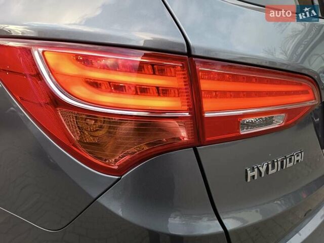 Серый Хендай Санта Фе, объемом двигателя 2.2 л и пробегом 265 тыс. км за 17000 $, фото 21 на Automoto.ua