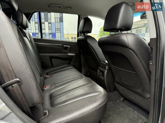 Сірий Хендай Санта Фе, об'ємом двигуна 2.2 л та пробігом 226 тис. км за 12250 $, фото 37 на Automoto.ua