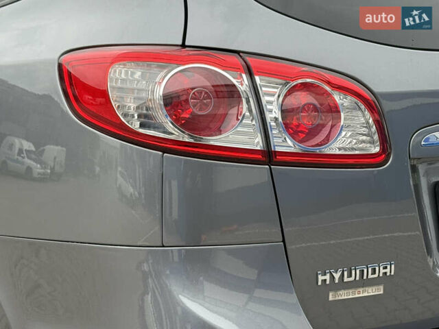 Хендай Санта Фе 2012 в Ровно на Automoto.ua Серый Хендай Санта Фе, объемом двигателя 2.2 л и пробегом 226 тыс. км за 12950 $, фото 23 на Automoto.ua