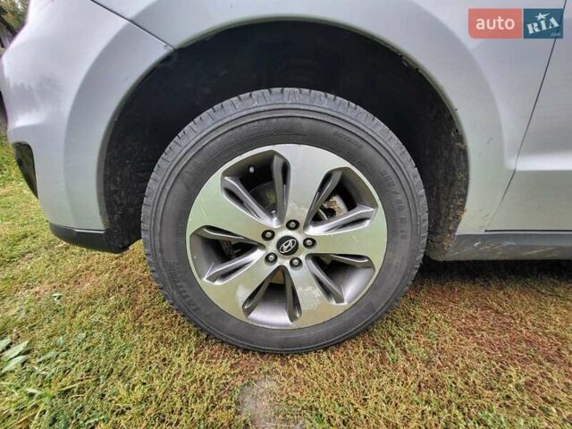 Хендай Санта Фе 2012 в Корюковке на Automoto.ua Серый Хендай Санта Фе, объемом двигателя 2.2 л и пробегом 254 тыс. км за 12500 $, фото 22 на Automoto.ua