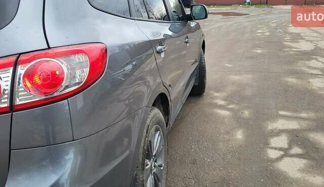 Сірий Хендай Санта Фе, об'ємом двигуна 2.2 л та пробігом 232 тис. км за 13500 $, фото 5 на Automoto.ua