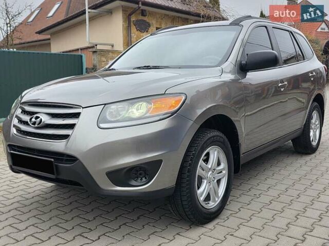 Серый Хендай Санта Фе, объемом двигателя 2.4 л и пробегом 237 тыс. км за 9999 $, фото 12 на Automoto.ua