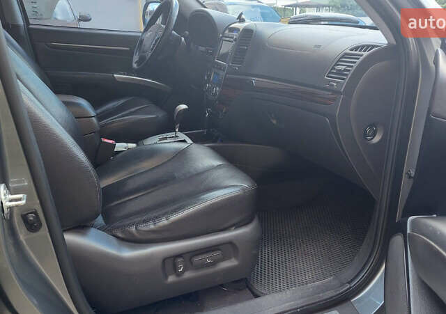 Хендай Санта Фе 2012 в Киеве на Automoto.ua Серый Хендай Санта Фе, объемом двигателя 2.2 л и пробегом 211 тыс. км за 14200 $, фото 26 на Automoto.ua