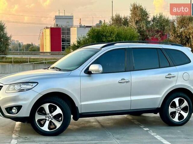 Сірий Хендай Санта Фе, об'ємом двигуна 2.2 л та пробігом 269 тис. км за 13900 $, фото 3 на Automoto.ua