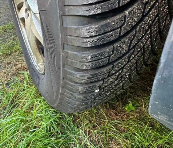 Серый Хендай Санта Фе, объемом двигателя 2.4 л и пробегом 166 тыс. км за 11000 $, фото 6 на Automoto.ua