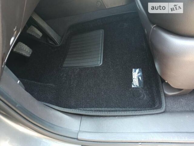 Сірий Хендай Санта Фе, об'ємом двигуна 2.2 л та пробігом 245 тис. км за 14100 $, фото 4 на Automoto.ua