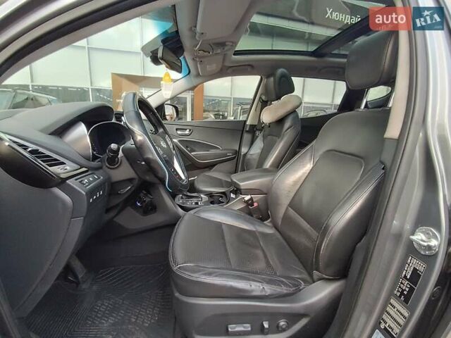 Серый Хендай Санта Фе, объемом двигателя 2.2 л и пробегом 265 тыс. км за 17000 $, фото 11 на Automoto.ua
