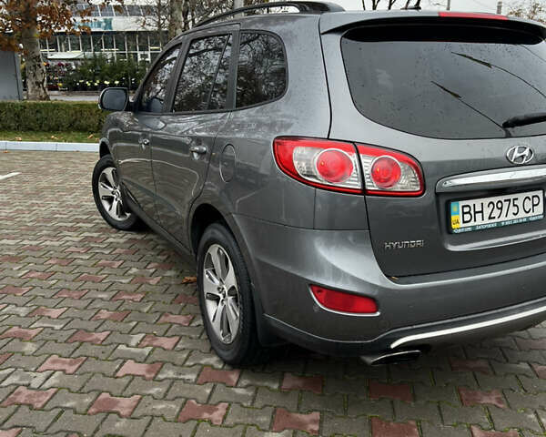 Серый Хендай Санта Фе, объемом двигателя 2.2 л и пробегом 158 тыс. км за 13800 $, фото 15 на Automoto.ua